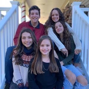 Meet your Posher, Michele difiglia